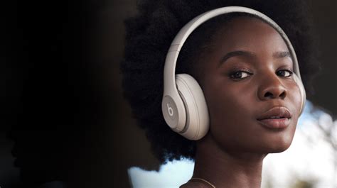 Beats Studio Pro x Kim Kardashian – Bluetooth Noise Cancelling ...